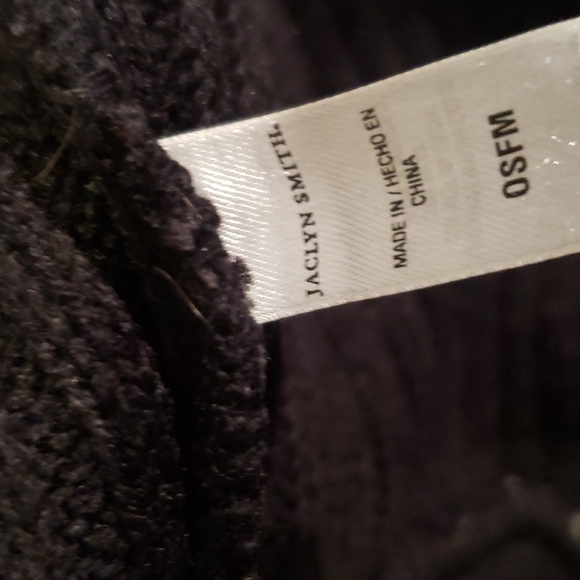 JACLYN SMITH WINTER HAT OSFM BLK,GREY FAUX FUR. - Picture 4 of 6